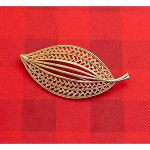 Vintage Mid Century Golden Leaf Gold Tone Brooch by JJ - O15